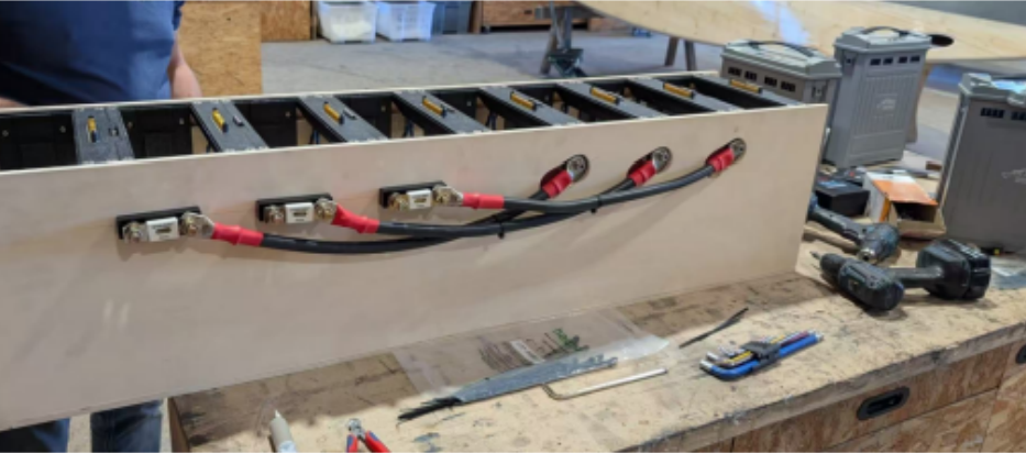 電動船電池倉 電動船電池倉