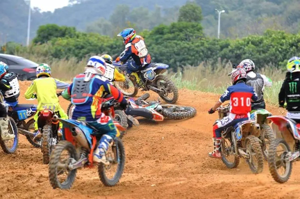 摩托車(chē)越野賽 摩托車(chē)越野賽